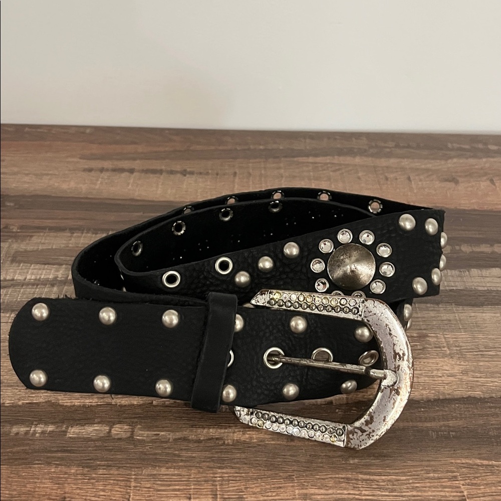 Leather Rock USA Studded Black Leather Belt genuine leather with Loop Accessory - Picture 3 of 3